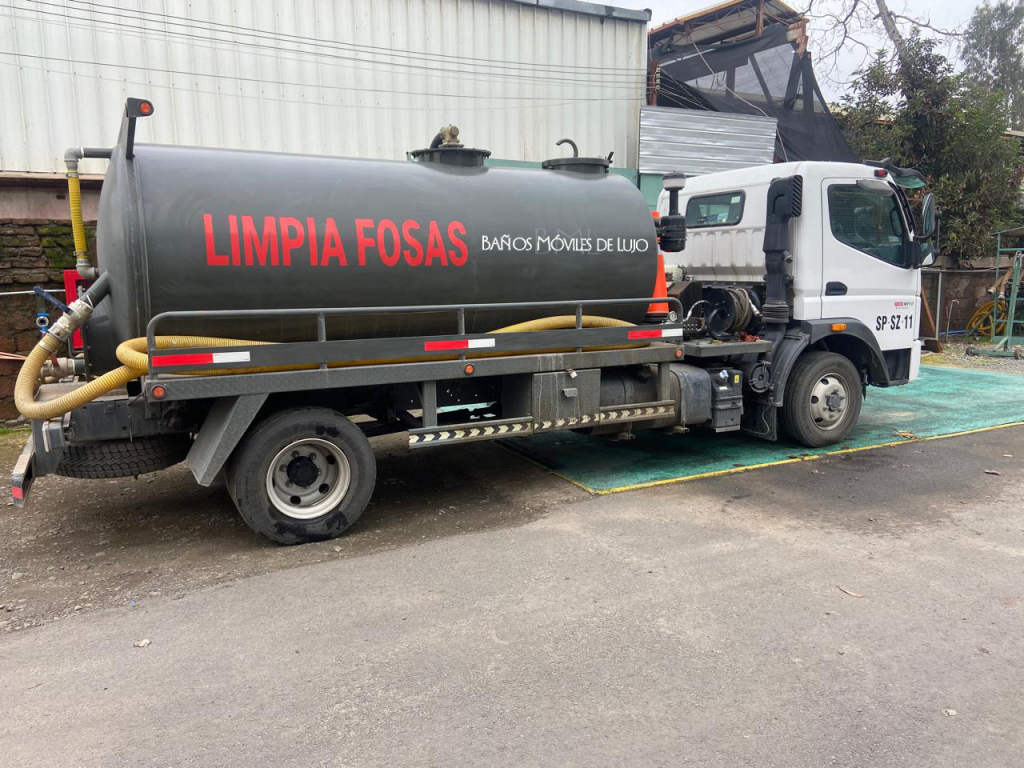 ¿Con qué frecuencia se recomienda limpiar una fosa séptica?